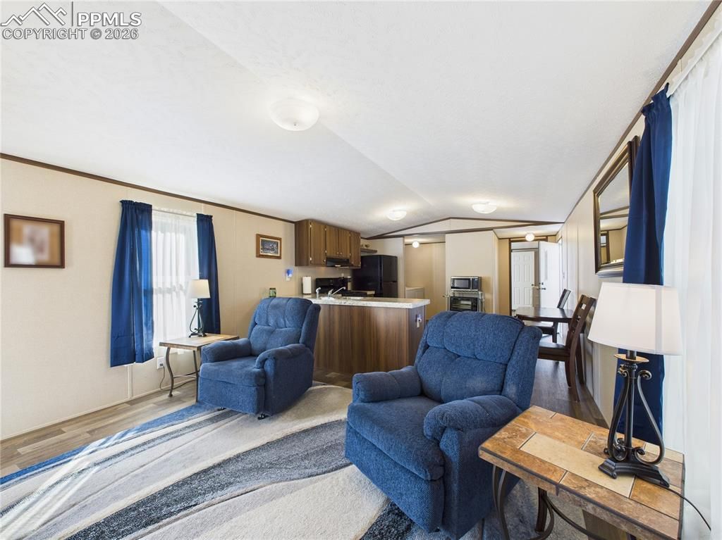 Image 5 of property listing at 2412 Kara Court, Pueblo, CO 81004