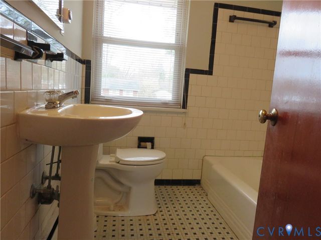 417 Penley Ave, Sandston, VA 23150