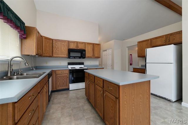 513 Crown Passage Drive, St Charles, MO 63303