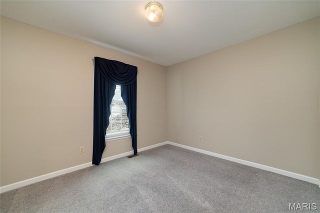 513 Crown Passage Drive, St Charles, MO 63303