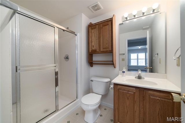 513 Crown Passage Drive, St Charles, MO 63303