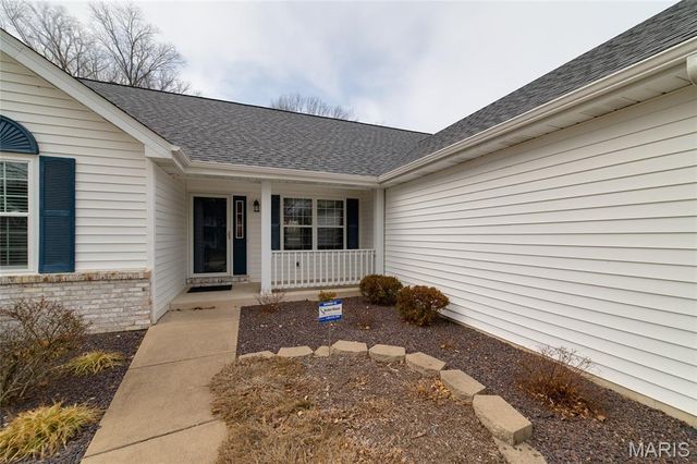 513 Crown Passage Drive, St Charles, MO 63303