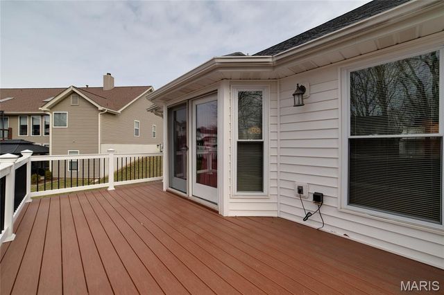 513 Crown Passage Drive, St Charles, MO 63303