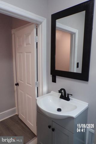 2720 WAYNE AVE, Camden, NJ 08105