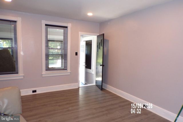 2720 WAYNE AVE, Camden, NJ 08105