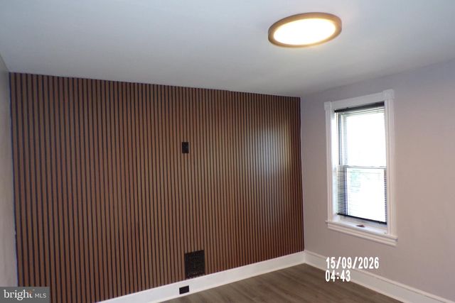 2720 WAYNE AVE, Camden, NJ 08105
