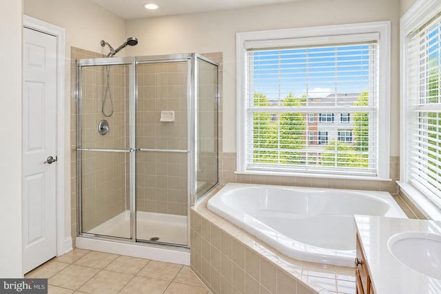 43555 WHITE CAP TER, Chantilly, VA 20152