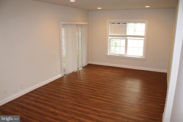 43555 WHITE CAP TER, Chantilly, VA 20152