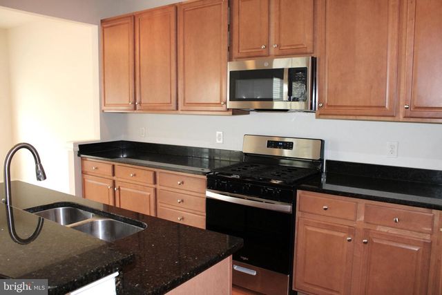 43555 WHITE CAP TER, Chantilly, VA 20152