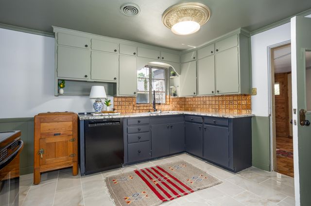 2391 S Brentwood Boulevard, Springfield, MO 65804