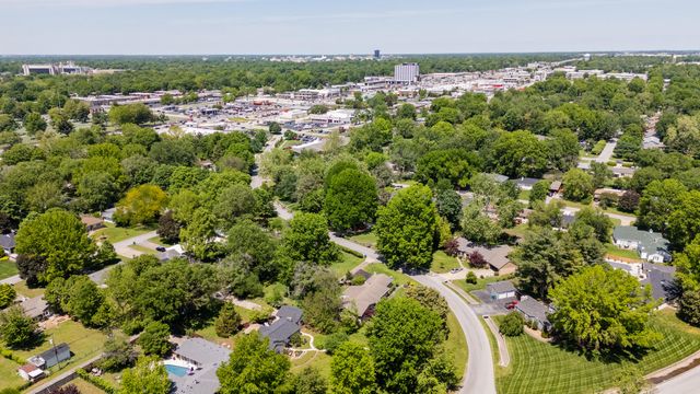 2391 S Brentwood Boulevard, Springfield, MO 65804