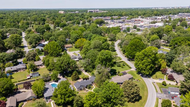 2391 S Brentwood Boulevard, Springfield, MO 65804
