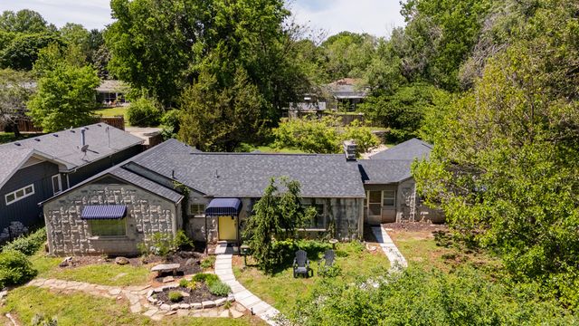 2391 S Brentwood Boulevard, Springfield, MO 65804