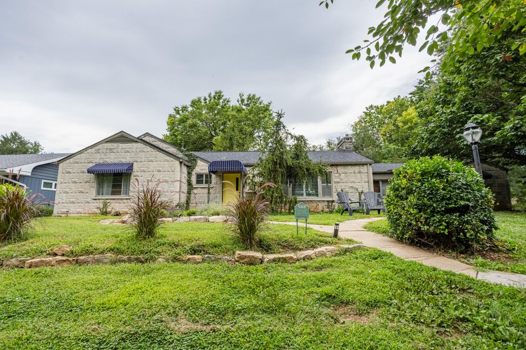 2391 S Brentwood Boulevard, Springfield, MO 65804