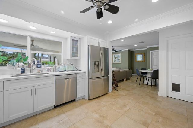 8330 SW 171st St, Palmetto Bay, FL 33157