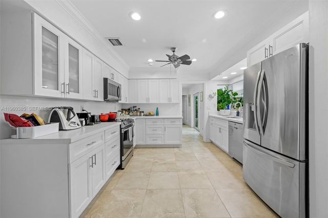 8330 SW 171st St, Palmetto Bay, FL 33157