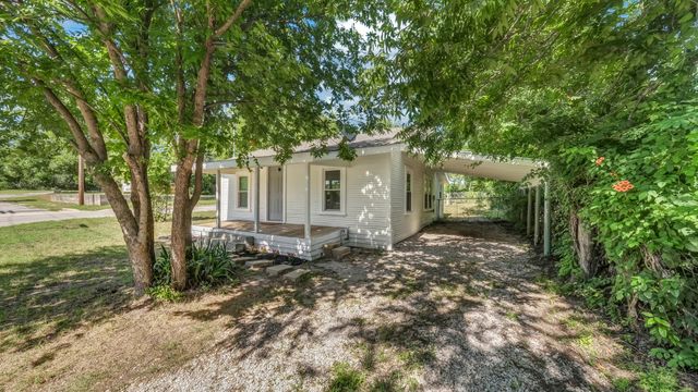 1220 N Rusk Street, Weatherford, TX 76086