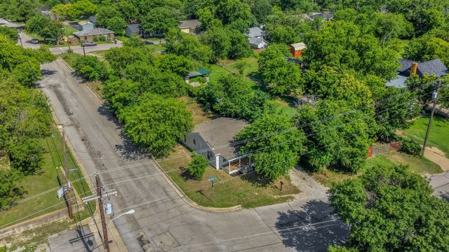 1220 N Rusk Street, Weatherford, TX 76086