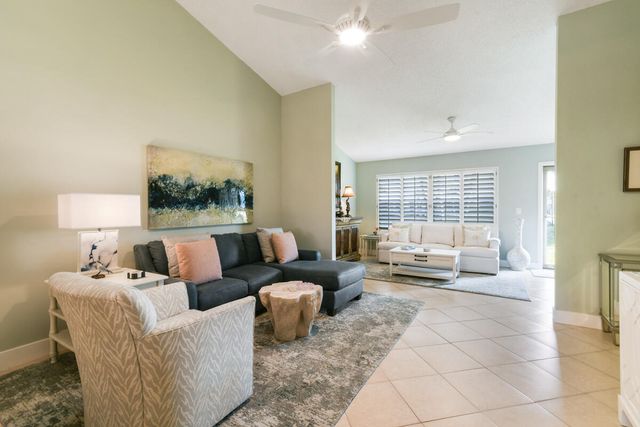 7852 SE Sugar Sand Circle, Hobe Sound, FL 33455