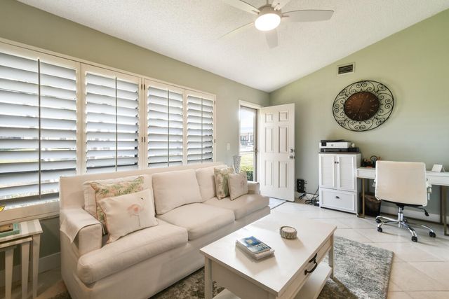 7852 SE Sugar Sand Circle, Hobe Sound, FL 33455