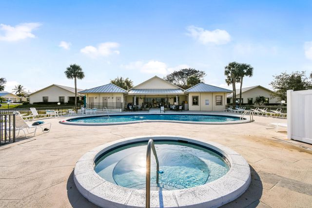 7852 SE Sugar Sand Circle, Hobe Sound, FL 33455