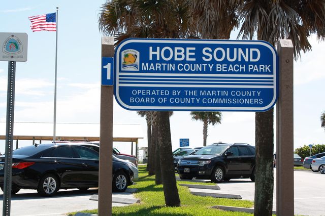 7852 SE Sugar Sand Circle, Hobe Sound, FL 33455