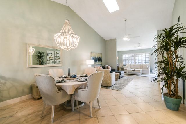 7852 SE Sugar Sand Circle, Hobe Sound, FL 33455