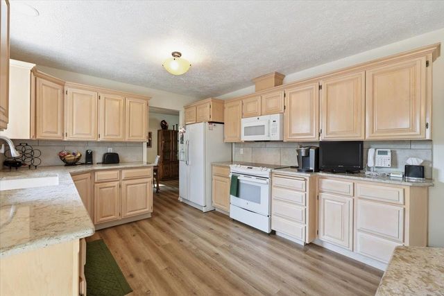 5225 S Madelia St, Spokane, WA 99223