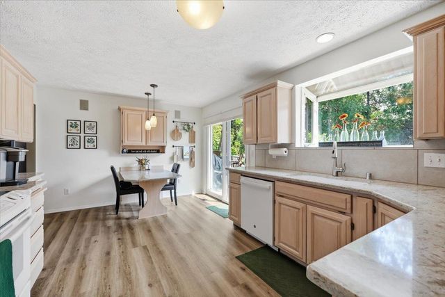 5225 S Madelia St, Spokane, WA 99223