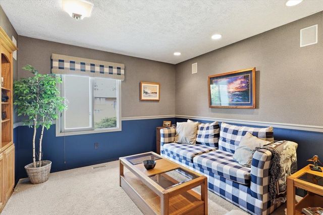 5225 S Madelia St, Spokane, WA 99223