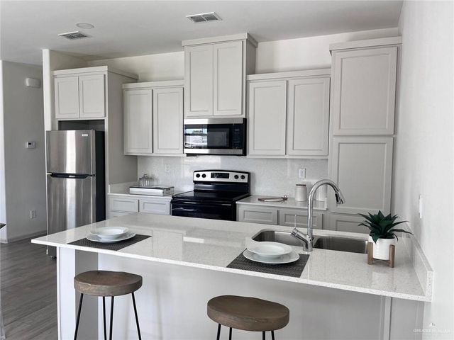 1209 Shavano Drive 4, Edinburg, TX 78541