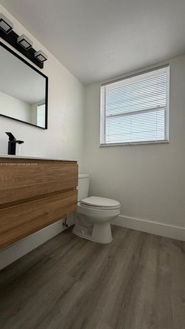 237 Lake Frances Dr 237, West Palm Beach, FL 33411