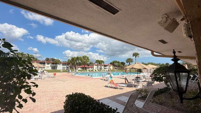 237 Lake Frances Dr 237, West Palm Beach, FL 33411