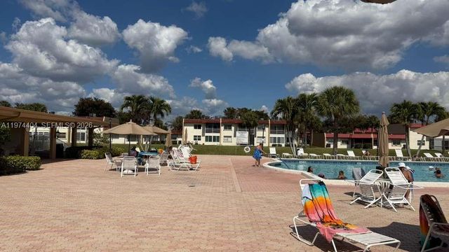 237 Lake Frances Dr 237, West Palm Beach, FL 33411