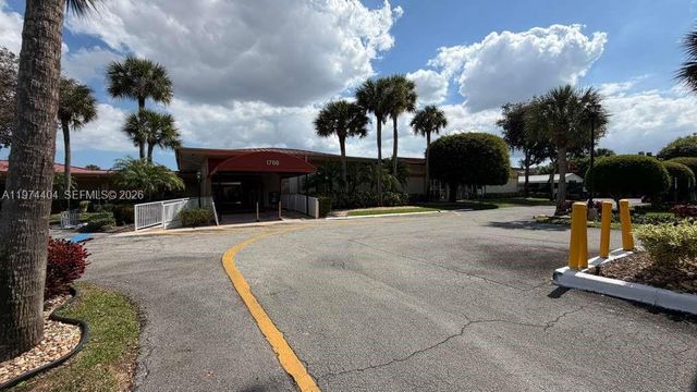 237 Lake Frances Dr 237, West Palm Beach, FL 33411