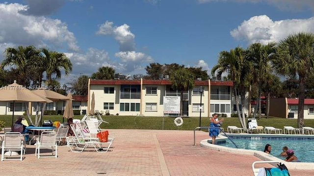 237 Lake Frances Dr 237, West Palm Beach, FL 33411