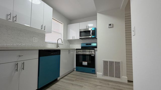 237 Lake Frances Dr 237, West Palm Beach, FL 33411