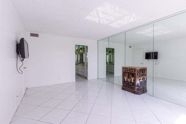 3531 Inverrary Drive H406, Lauderhill, FL 33319