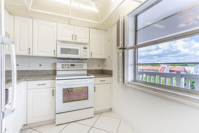 3531 Inverrary Drive H406, Lauderhill, FL 33319