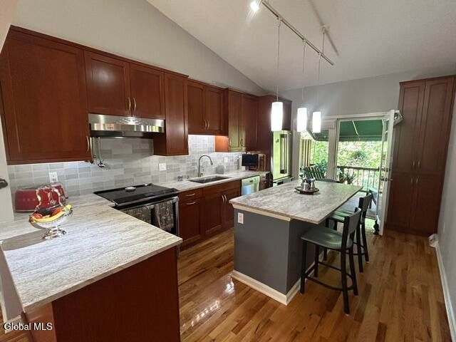 12 Lillian Lane, Troy, NY 12180