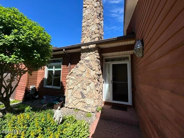 12 Lillian Lane, Troy, NY 12180