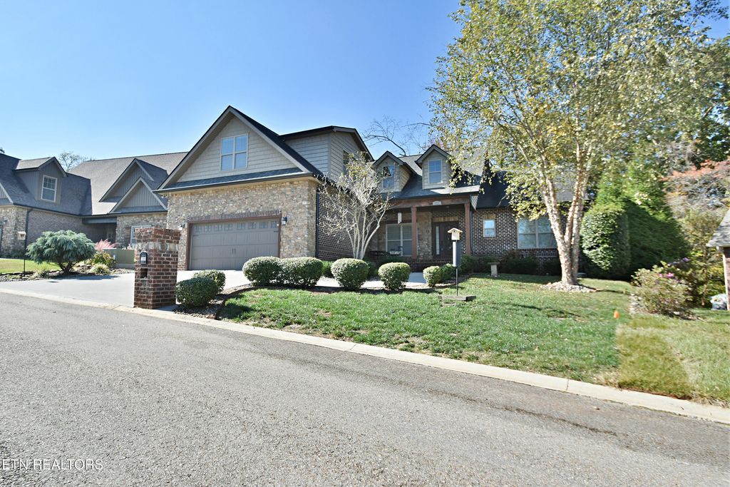 1006 Conner Lane, Lenoir City, TN 37772