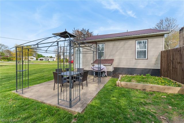 4025 Paumier Avenue, Louisville, OH 44641