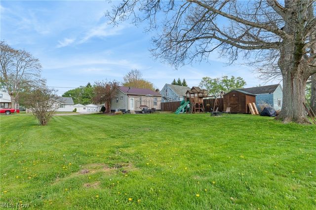 4025 Paumier Avenue, Louisville, OH 44641