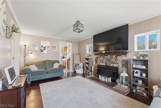 4025 Paumier Avenue, Louisville, OH 44641