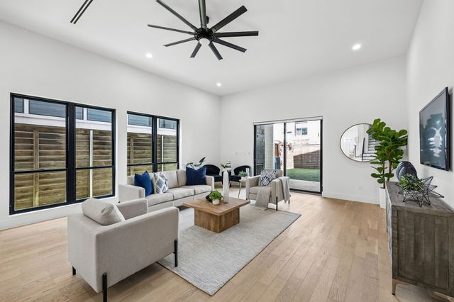 4217 Roseland Avenue, Dallas, TX 75204