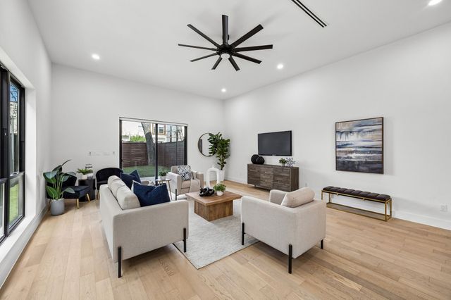 4217 Roseland Avenue, Dallas, TX 75204