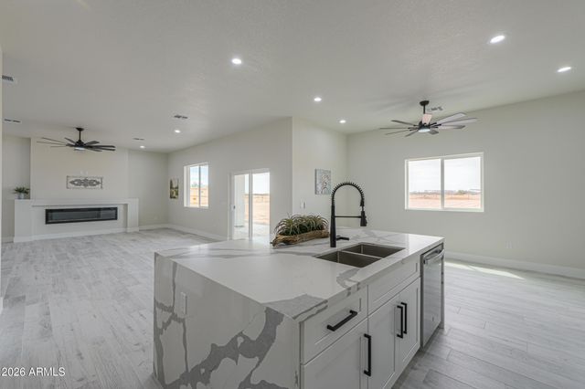 43419 W Carefree Place, Maricopa, AZ 85138