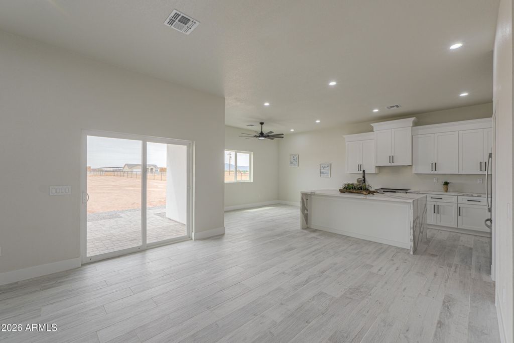 Image 16 of property listing at 43419 W Carefree Place, Maricopa, AZ 85138
