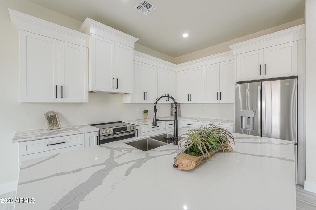 Image 20 of property listing at 43419 W Carefree Place, Maricopa, AZ 85138